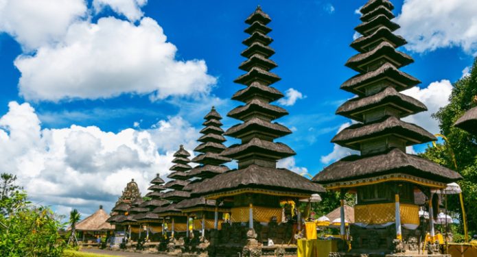 Desain Arsitektur Vernakular: Menggali Identitas Budaya dalam Arsitektur