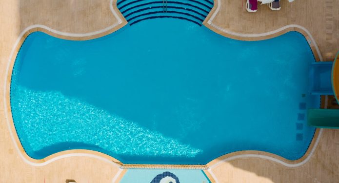 Tips Desain Kolam Renang: Inspirasi Membuat Oase Pribadi di Halaman Anda